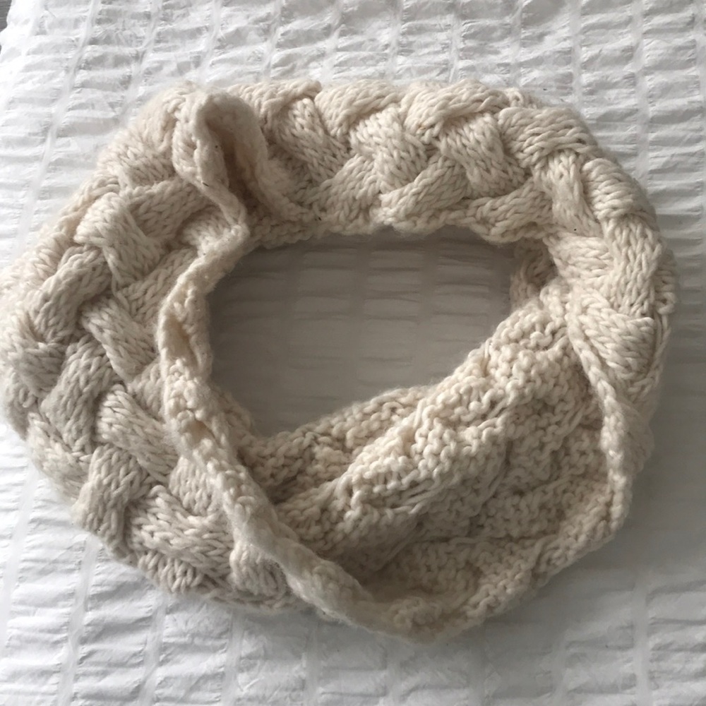 Chunky Knit Infinity Scarf - Picture 2 of 2